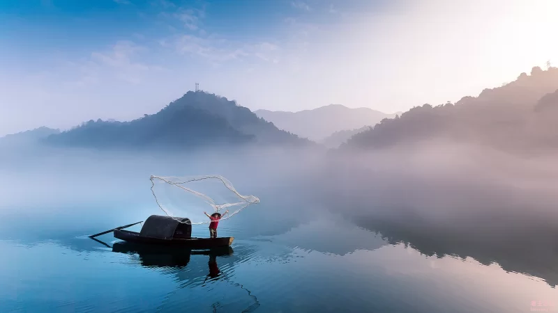 中国，东江湖，雾，渔夫，早晨.jpg